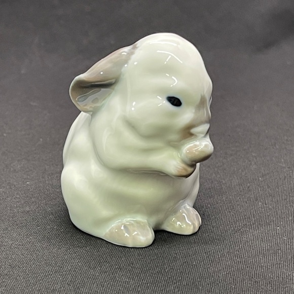Bing & Grondahl Porcelain Baby Rabbit Mother's Day Figurine Ltd to 1999 - Picture 9 of 9